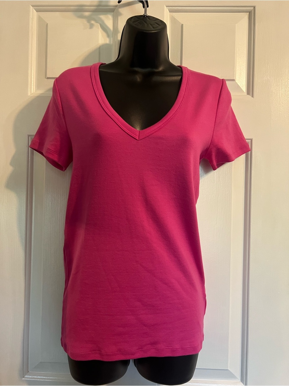 GAP Modern V-Neck Short Sleeve Tee in Hot Pink